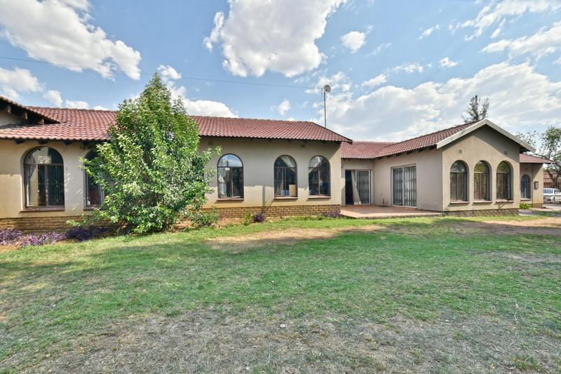 4 Bedroom Property for Sale in Brackenhurst Gauteng