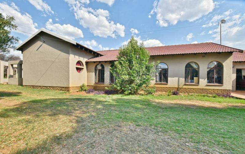 4 Bedroom Property for Sale in Brackenhurst Gauteng