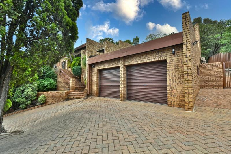 4 Bedroom Property for Sale in Glenvista Gauteng