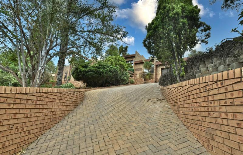 4 Bedroom Property for Sale in Glenvista Gauteng