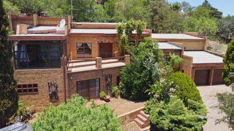 4 Bedroom Property for Sale in Glenvista Gauteng