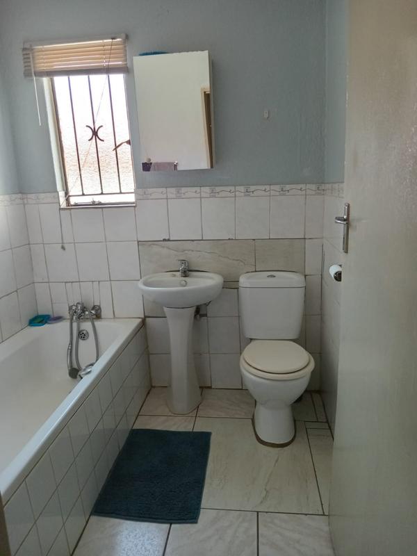 5 Bedroom Property for Sale in Lotus Gardens Gauteng