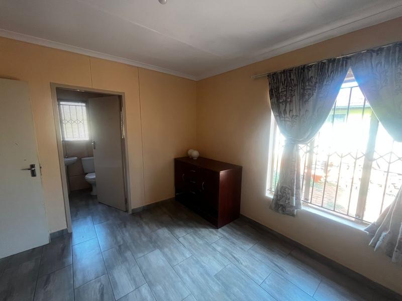 To Let 4 Bedroom Property for Rent in The Orchards Gauteng