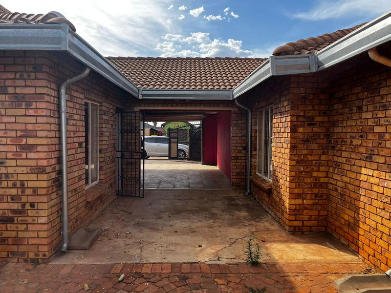 To Let 4 Bedroom Property for Rent in The Orchards Gauteng