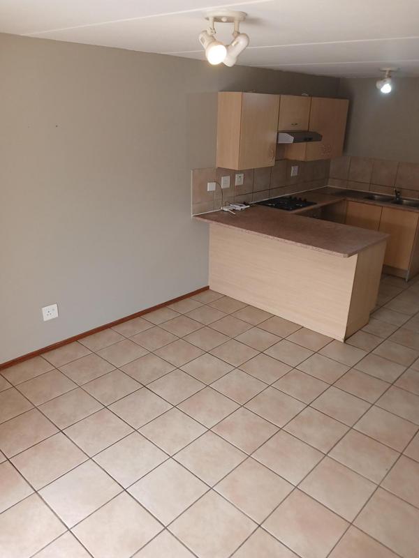 To Let 2 Bedroom Property for Rent in Noordhang Gauteng