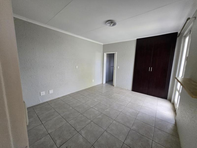 To Let 2 Bedroom Property for Rent in Weltevreden Park Gauteng