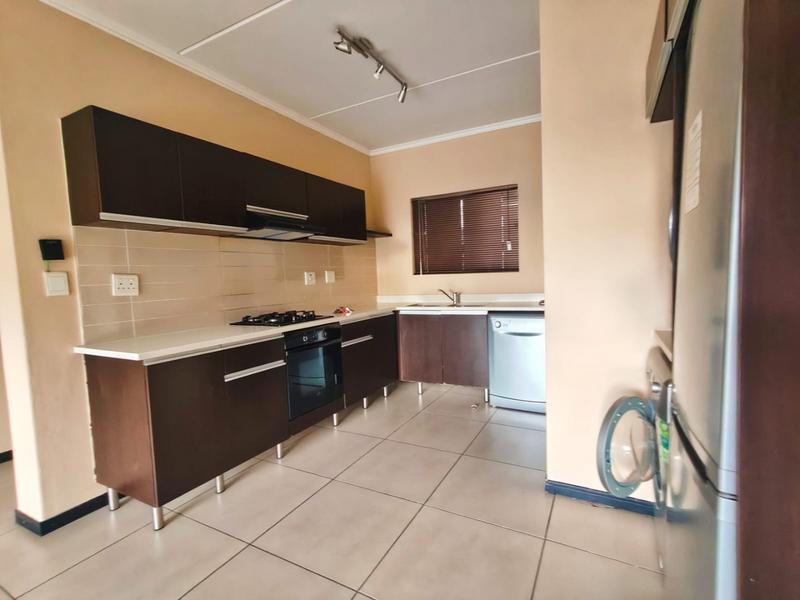 To Let 2 Bedroom Property for Rent in Fourways Gauteng