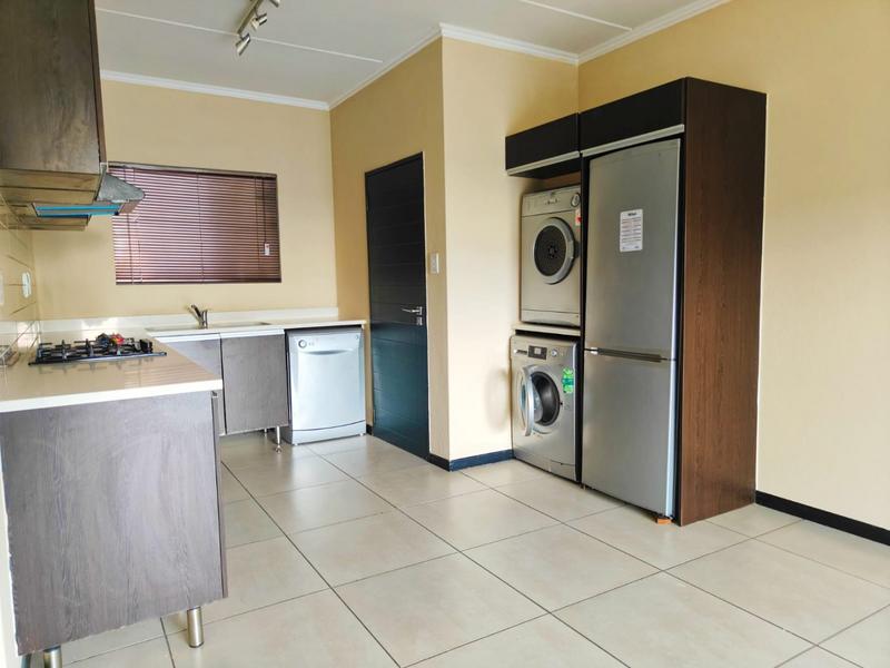 To Let 2 Bedroom Property for Rent in Fourways Gauteng