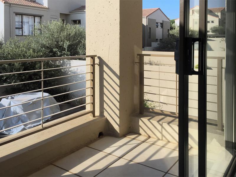 To Let 1 Bedroom Property for Rent in Douglasdale Gauteng