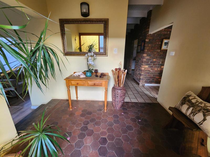 5 Bedroom Property for Sale in Wingate Park Gauteng