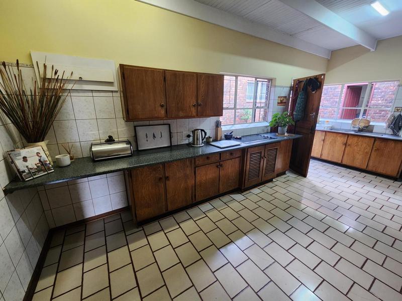 5 Bedroom Property for Sale in Wingate Park Gauteng