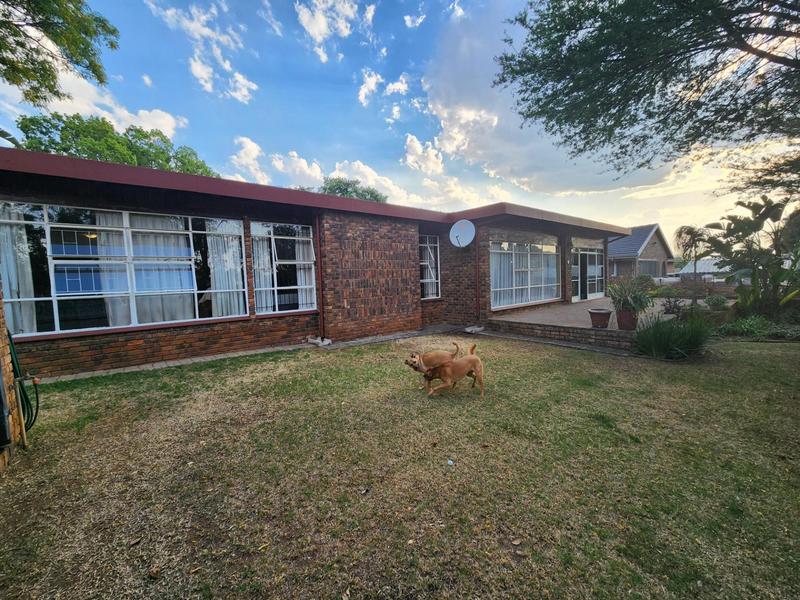 5 Bedroom Property for Sale in Wingate Park Gauteng