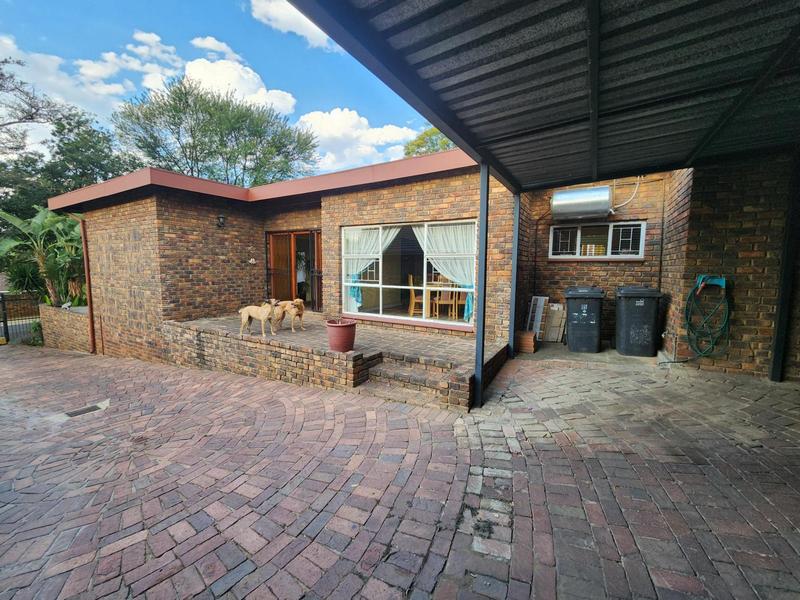 5 Bedroom Property for Sale in Wingate Park Gauteng