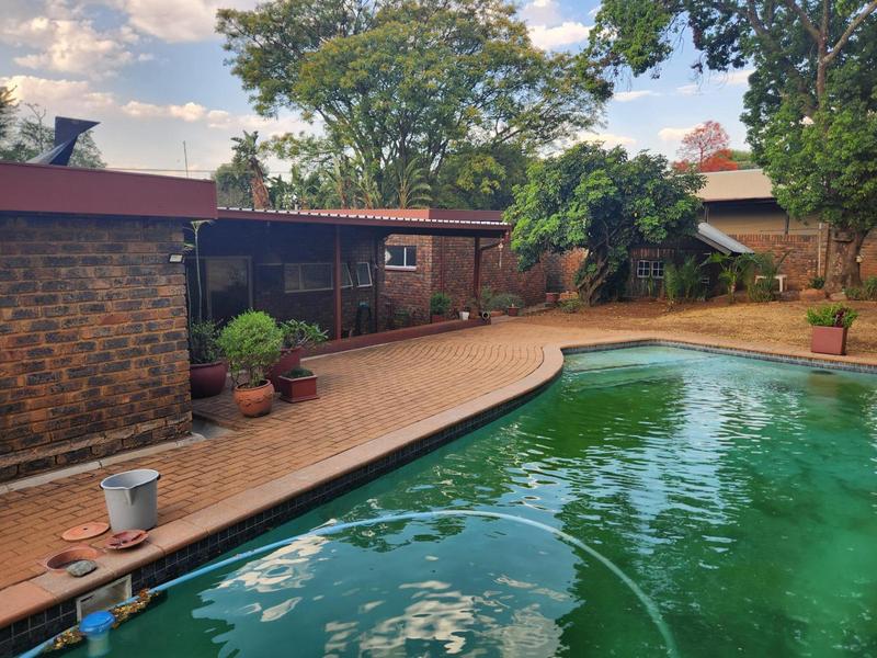 5 Bedroom Property for Sale in Wingate Park Gauteng