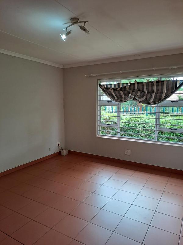 To Let 3 Bedroom Property for Rent in Emmarentia Gauteng