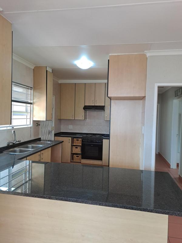 To Let 3 Bedroom Property for Rent in Emmarentia Gauteng