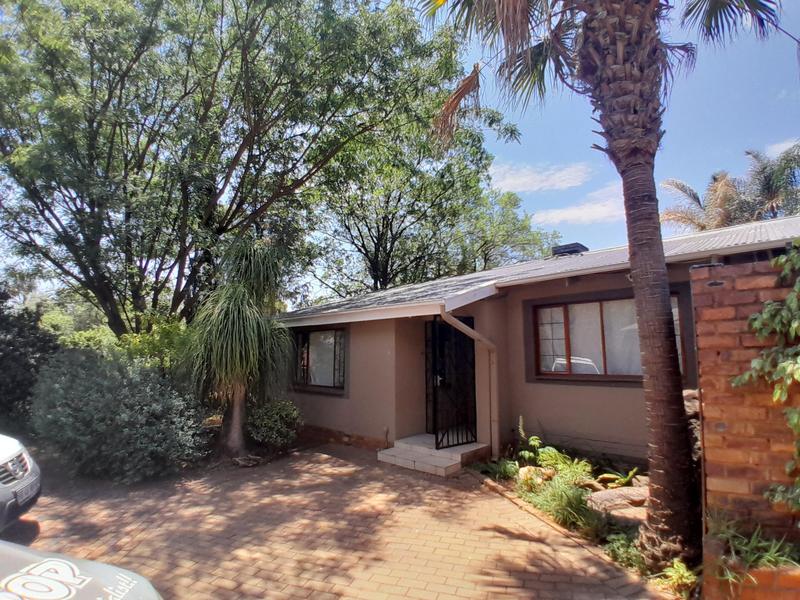 To Let 4 Bedroom Property for Rent in Valhalla Gauteng