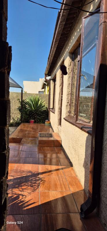 To Let 2 Bedroom Property for Rent in Moedi Gauteng