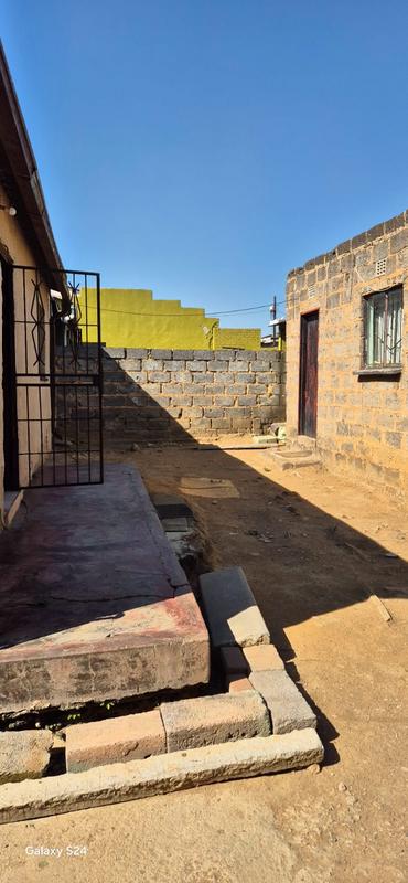 To Let 2 Bedroom Property for Rent in Moedi Gauteng