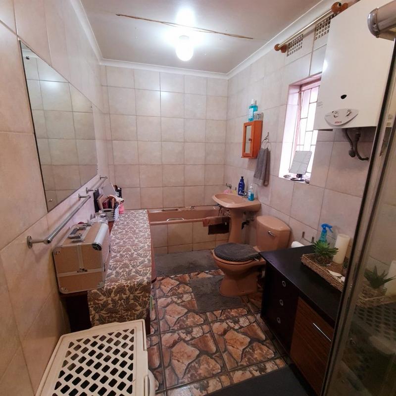 1 Bedroom Property for Sale in Vanderbijlpark SE 6 Gauteng