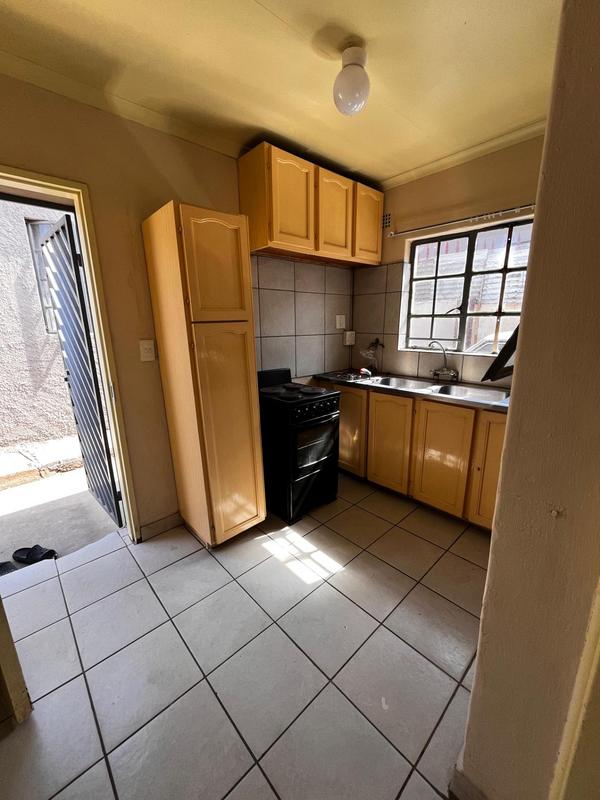 To Let 2 Bedroom Property for Rent in Bezuidenhout Valley Gauteng