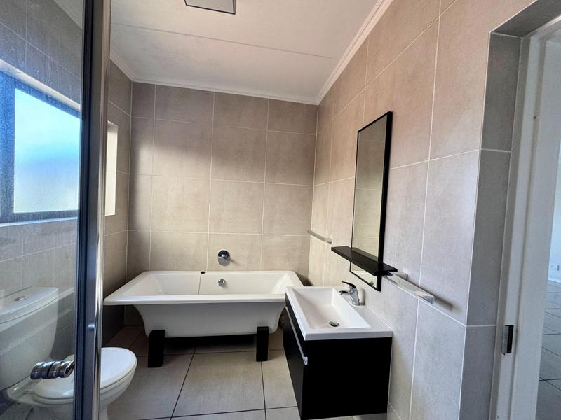 To Let 3 Bedroom Property for Rent in Kyalami Hills Gauteng