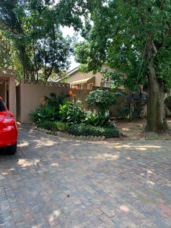 To Let 3 Bedroom Property for Rent in Craighall Park Gauteng