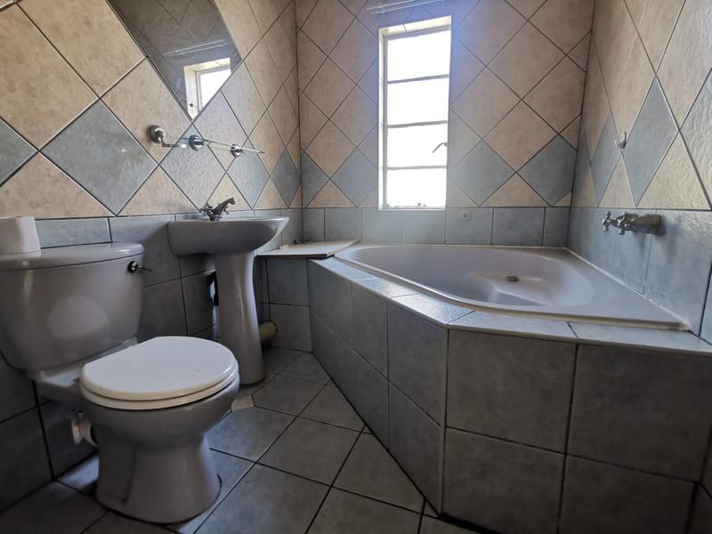 To Let 2 Bedroom Property for Rent in Strubenvale Gauteng