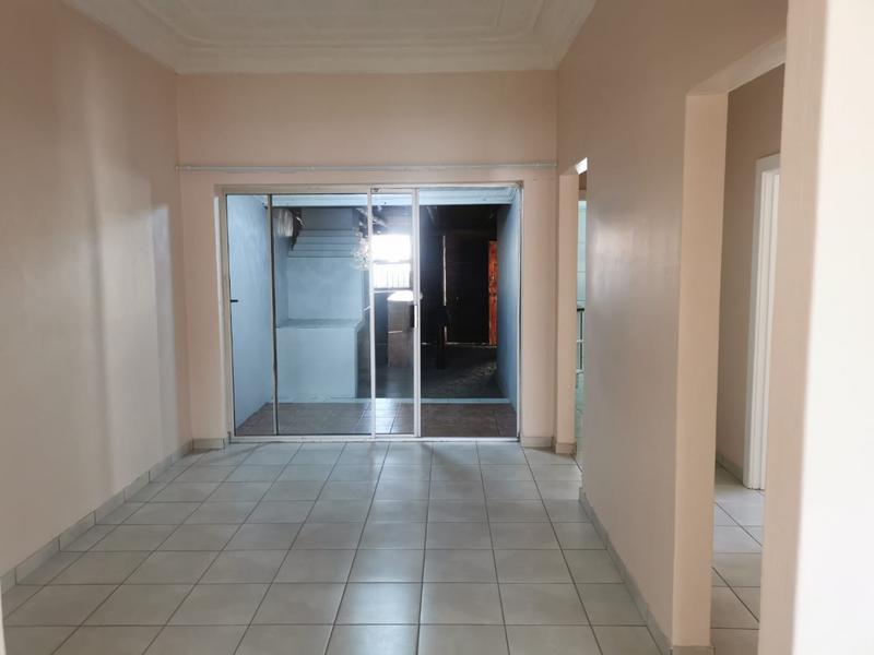 To Let 2 Bedroom Property for Rent in Strubenvale Gauteng