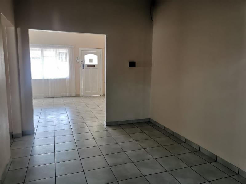 To Let 2 Bedroom Property for Rent in Strubenvale Gauteng