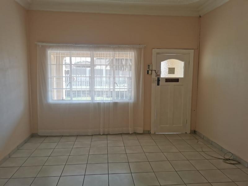 To Let 2 Bedroom Property for Rent in Strubenvale Gauteng