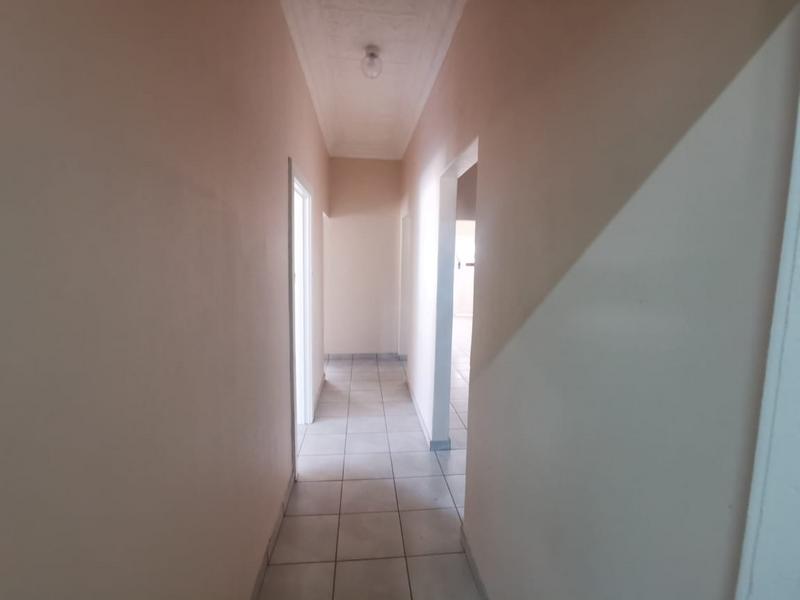 To Let 2 Bedroom Property for Rent in Strubenvale Gauteng