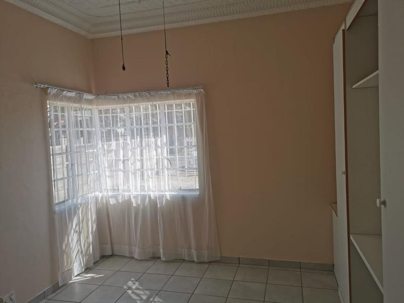 To Let 2 Bedroom Property for Rent in Strubenvale Gauteng