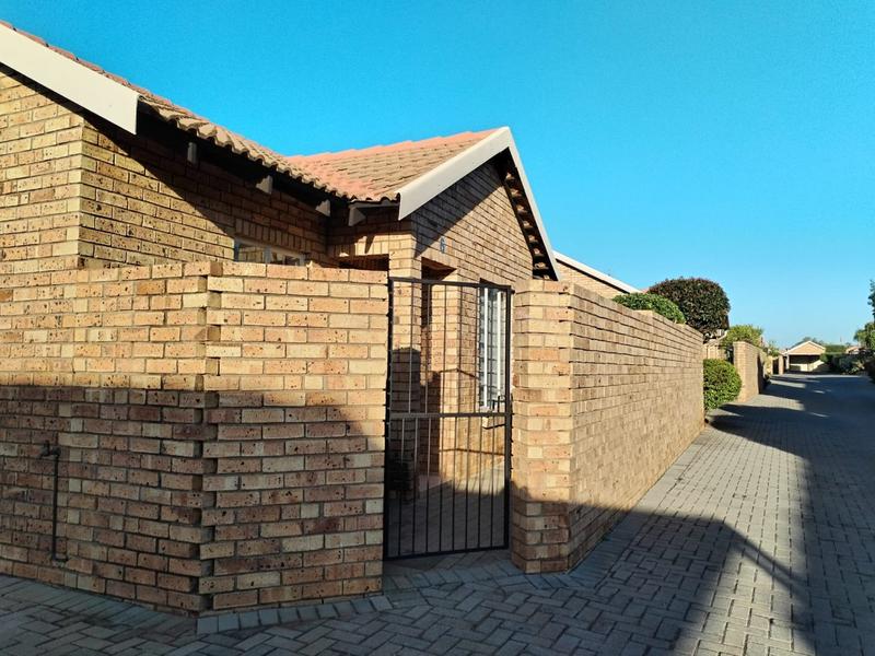 3 Bedroom Property for Sale in Annlin Gauteng