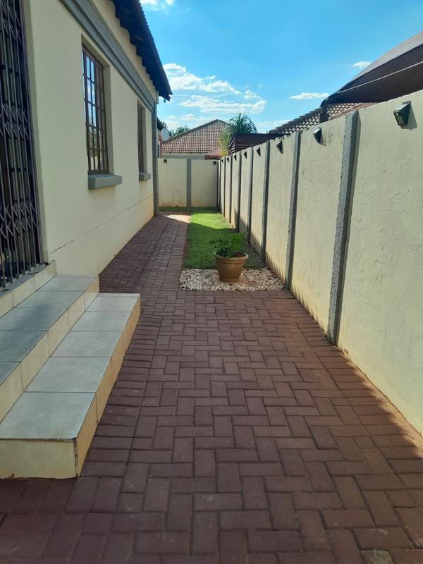 3 Bedroom Property for Sale in Heatherview Gauteng