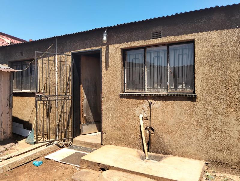 2 Bedroom Property for Sale in Twala Gauteng