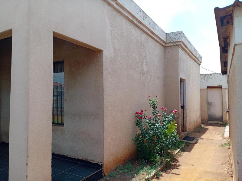 1 Bedroom Property for Sale in Zonkezizwe Gauteng