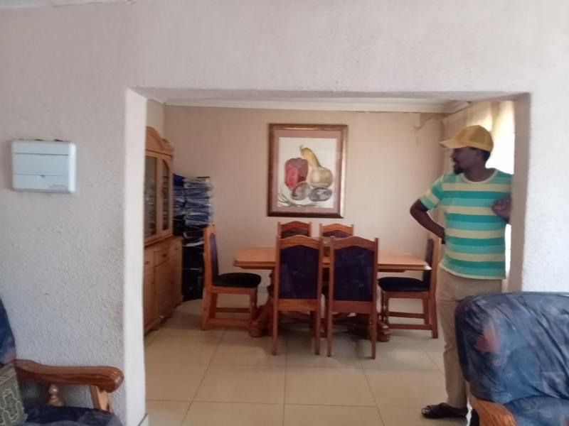 1 Bedroom Property for Sale in Zonkezizwe Gauteng