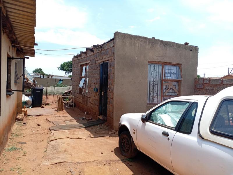 1 Bedroom Property for Sale in Zonkezizwe Gauteng