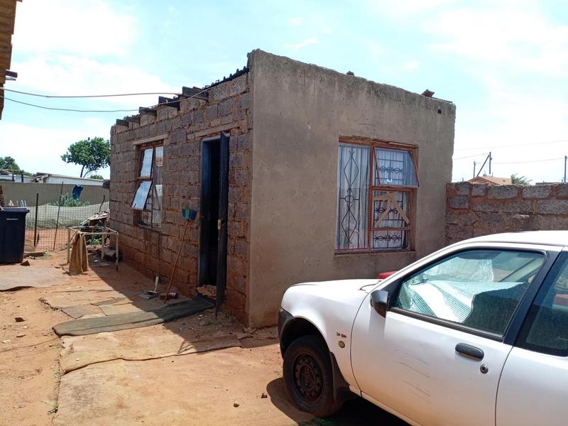 1 Bedroom Property for Sale in Zonkezizwe Gauteng