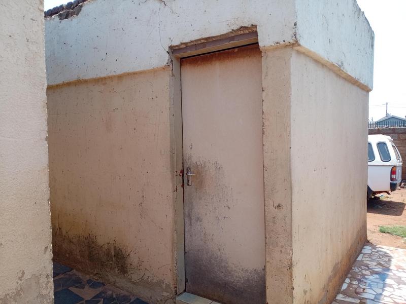 1 Bedroom Property for Sale in Zonkezizwe Gauteng