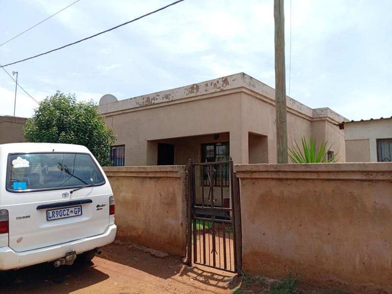 1 Bedroom Property for Sale in Zonkezizwe Gauteng