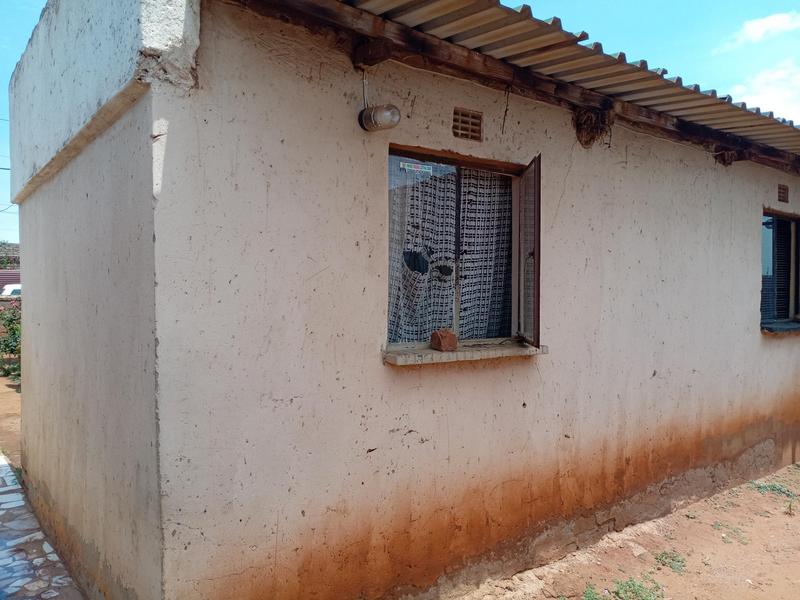 1 Bedroom Property for Sale in Zonkezizwe Gauteng