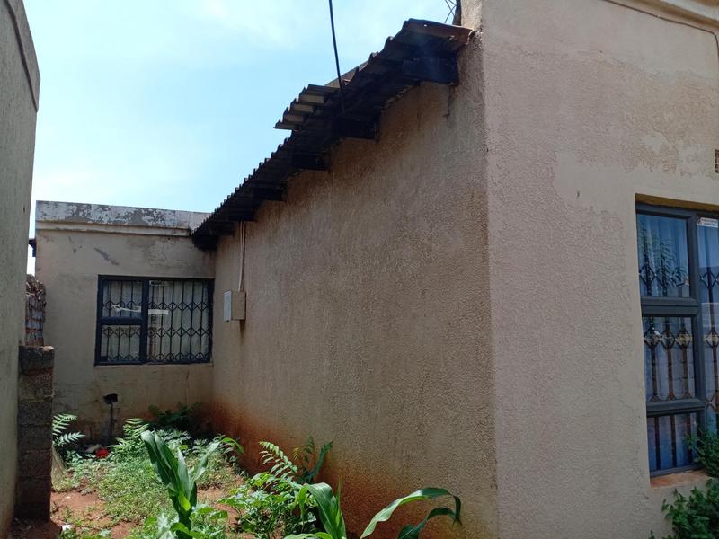 1 Bedroom Property for Sale in Zonkezizwe Gauteng