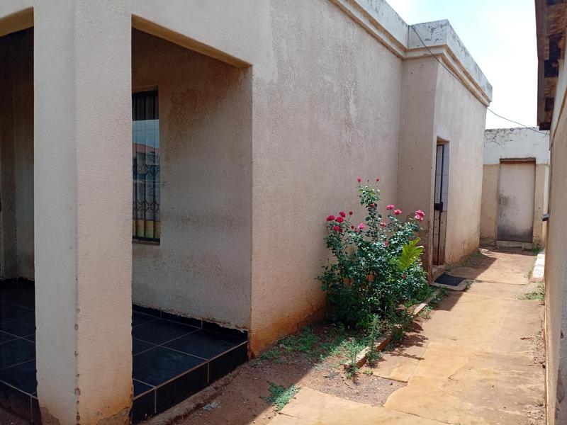 1 Bedroom Property for Sale in Zonkezizwe Gauteng