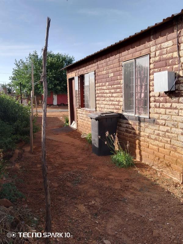 2 Bedroom Property for Sale in Tshepisong Gauteng