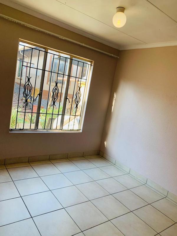 2 Bedroom Property for Sale in Bramley Gardens Gauteng