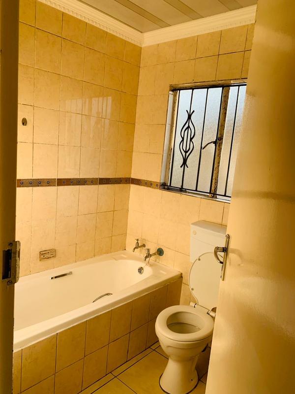 2 Bedroom Property for Sale in Bramley Gardens Gauteng