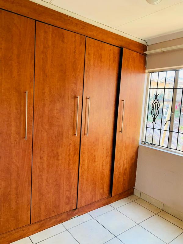 2 Bedroom Property for Sale in Bramley Gardens Gauteng