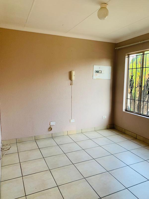 2 Bedroom Property for Sale in Bramley Gardens Gauteng